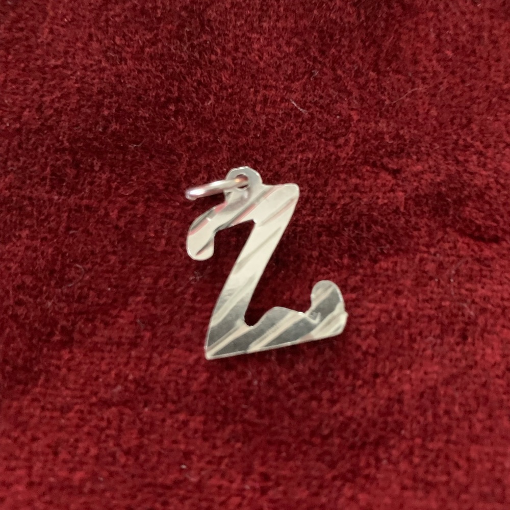 🆕 Sterling Silver pendant Z